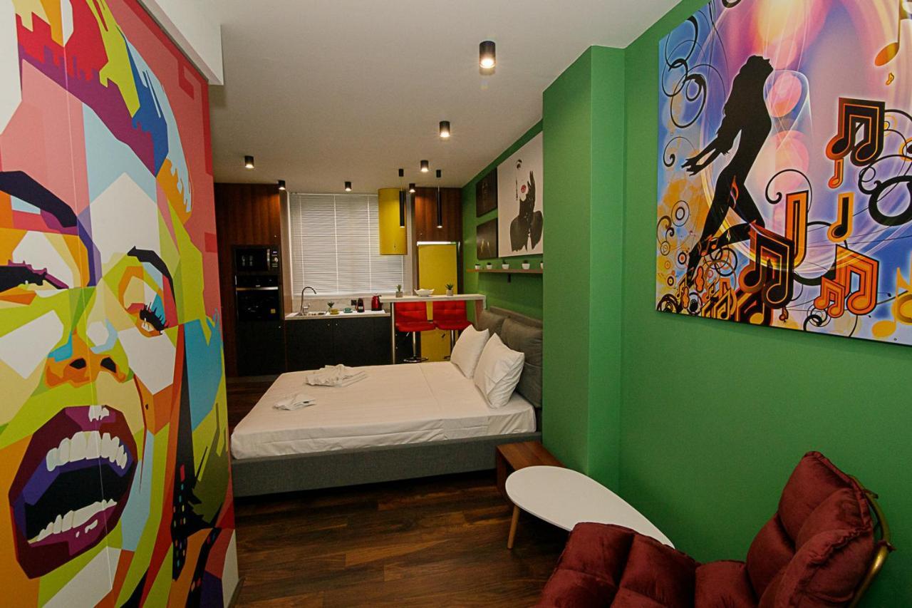 Facadoro Apartment