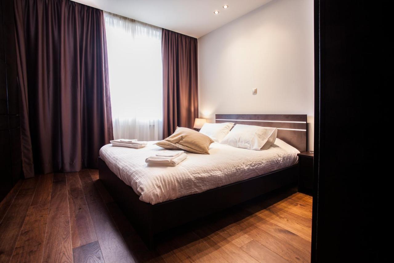 Facadoro Apartment